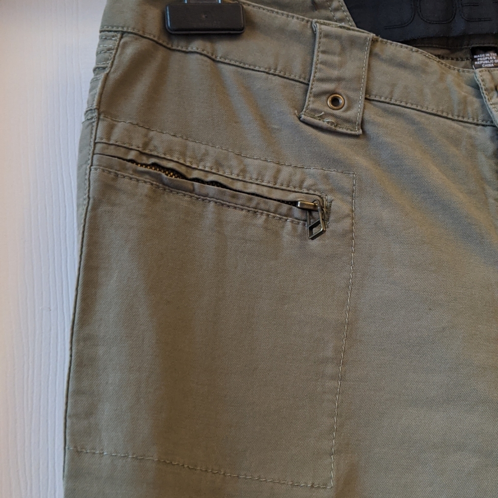 Joe's Jeans Olive Cropped Pants - Picture 5 of 11